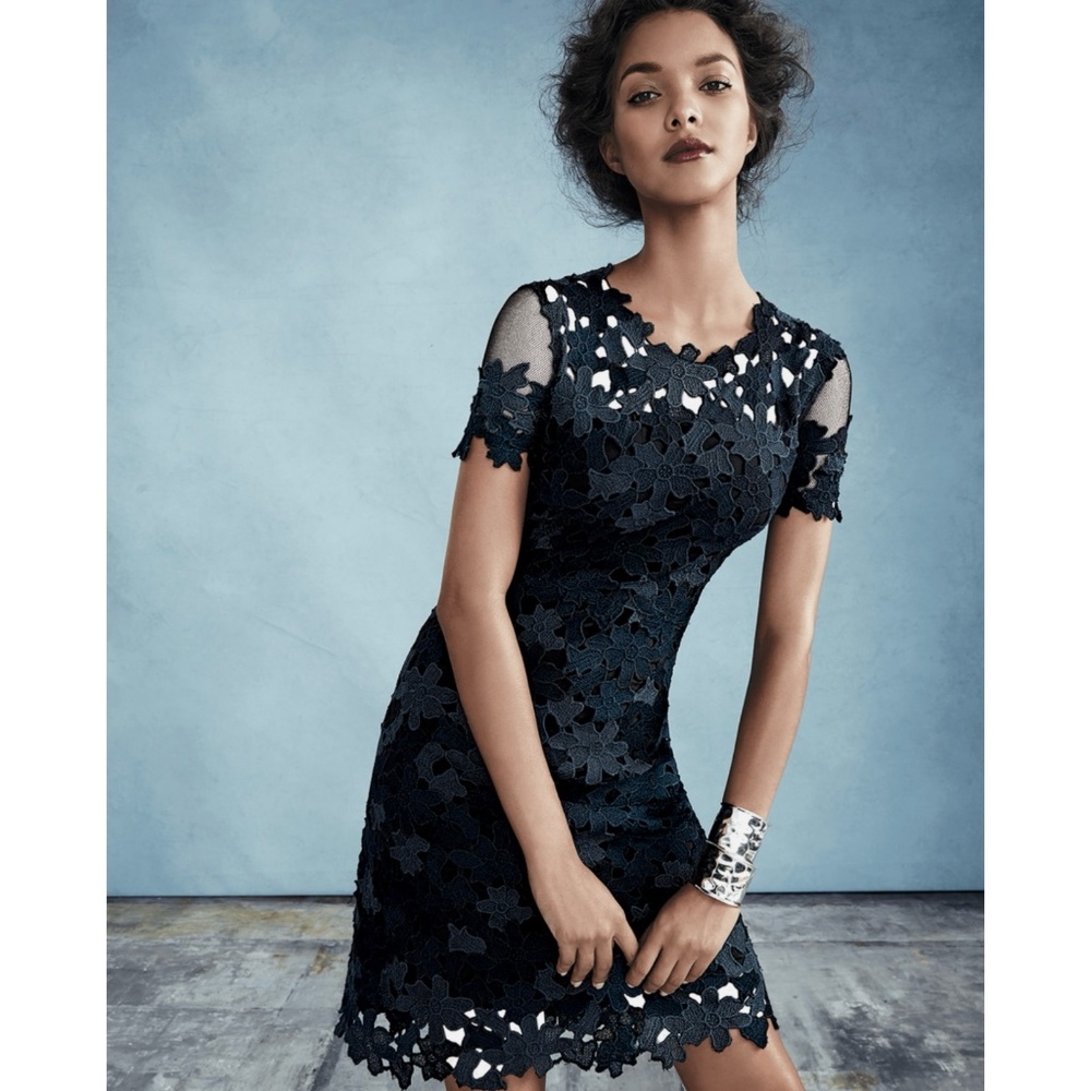 Elie Tahari Ophelia Lace Sheath Dress in Black/Blue size 4